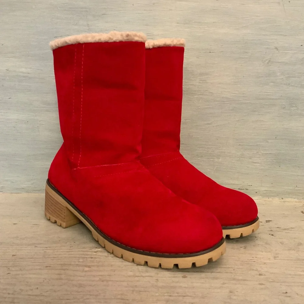 Red Faux Suede Chunky‎ Heel Lug Sole Short Winter Boots Size 9/40 GC
